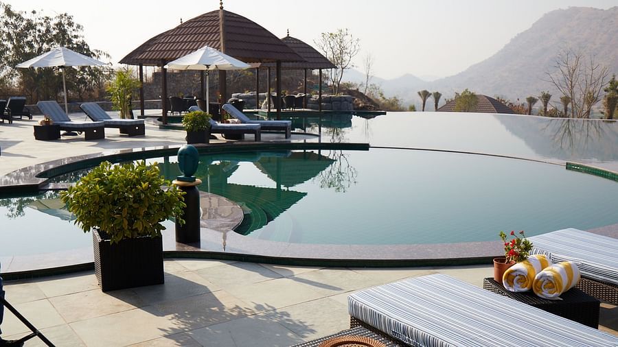 Infinity_Pool_y2nc1e